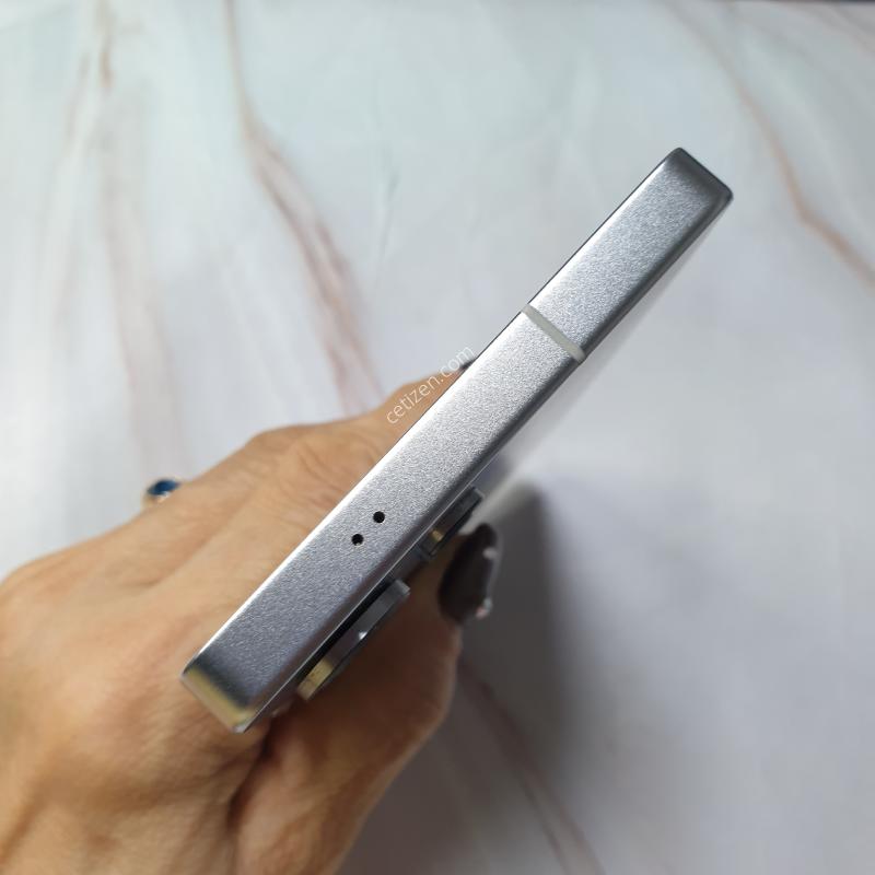 SK ������ S25��Ʈ�� ƼŸ���ǹ����� 256G A�� �Ǹ��մϴ�
