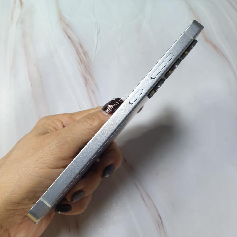 SK ������ S25��Ʈ�� ƼŸ���ǹ����� 256G A�� �Ǹ��մϴ�