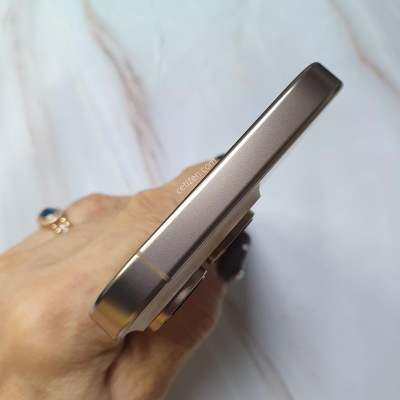 ������16���� ����ƮƼŸ�� 256G S�� �Ǹ��մϴ�
