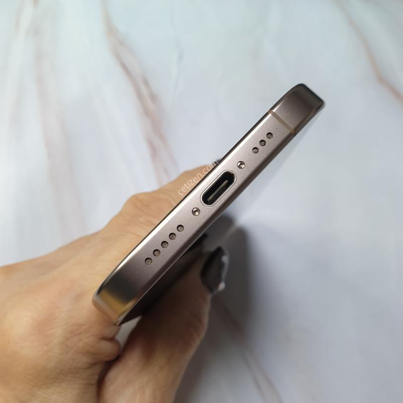 ������16���� ����ƮƼŸ�� 256G S�� �Ǹ��մϴ�
