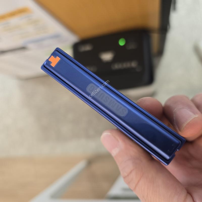 센터판 수리):플립7 블루 512 액정 내부테두리 100%정품 교체 리퍼폰 미사용