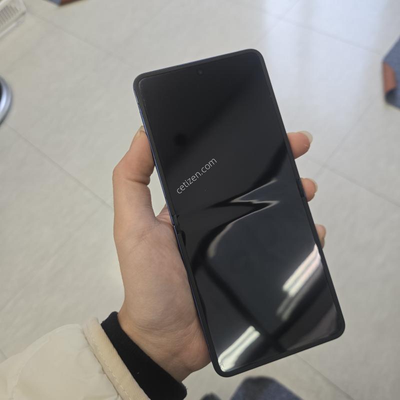 갤럭시 Z플립7 네이비 512GB 특AA무잔상