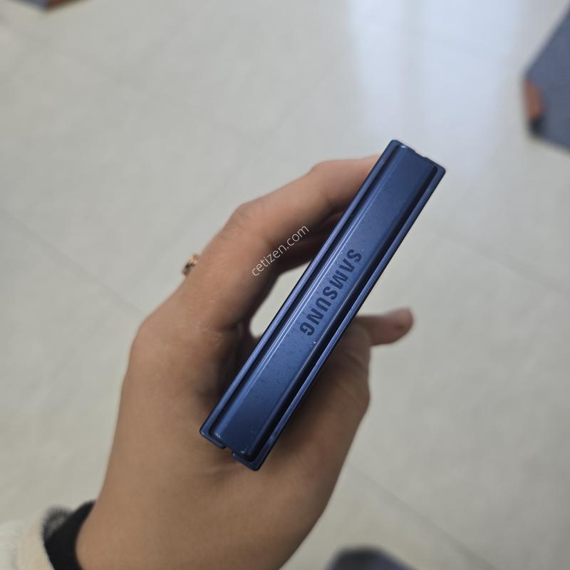 갤럭시 Z플립7 네이비 512GB 특AA무잔상