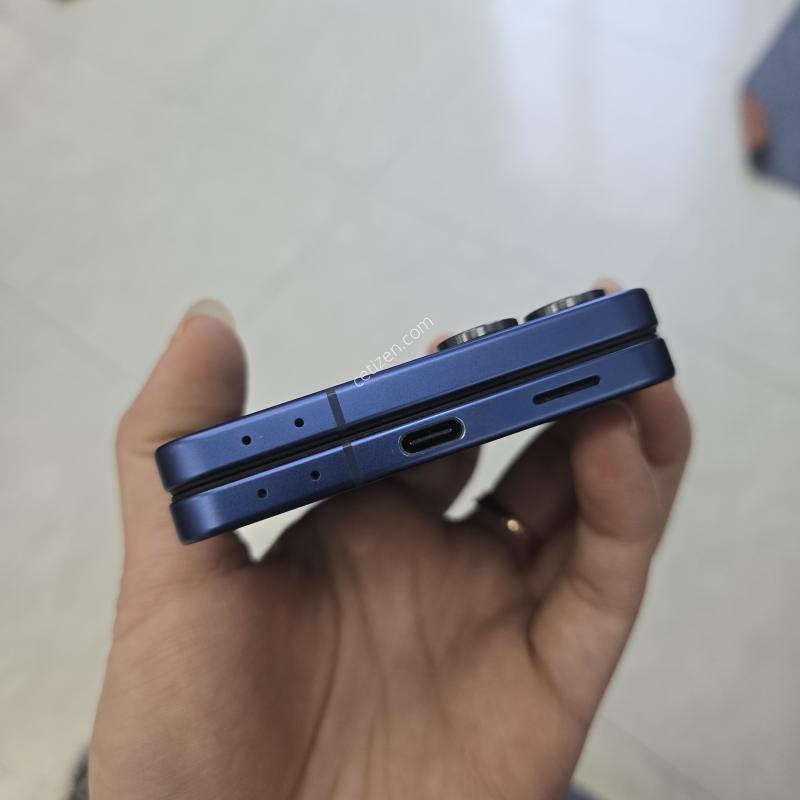 갤럭시 Z플립7 네이비 512GB 특AA무잔상