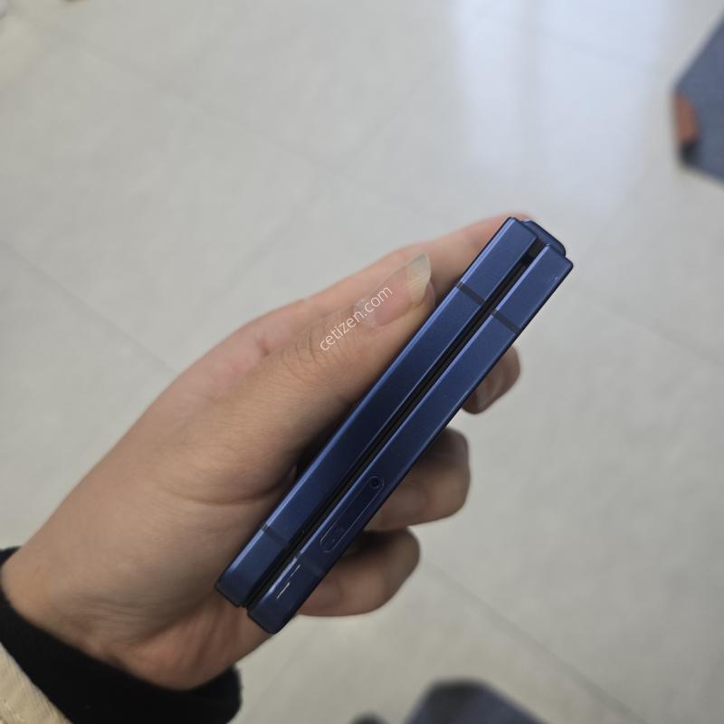갤럭시 Z플립7 네이비 512GB 특AA무잔상