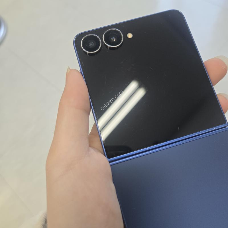 갤럭시 Z플립7 네이비 512GB 특AA무잔상