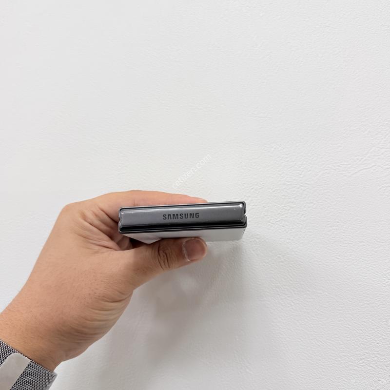 (리미티드 에디션) 삼성 갤럭시 Z플립5 실버 256GB