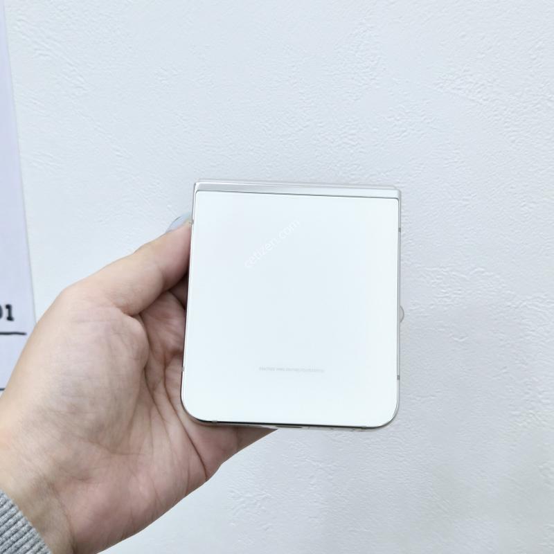 갤럭시Z플립5 크림 256GB