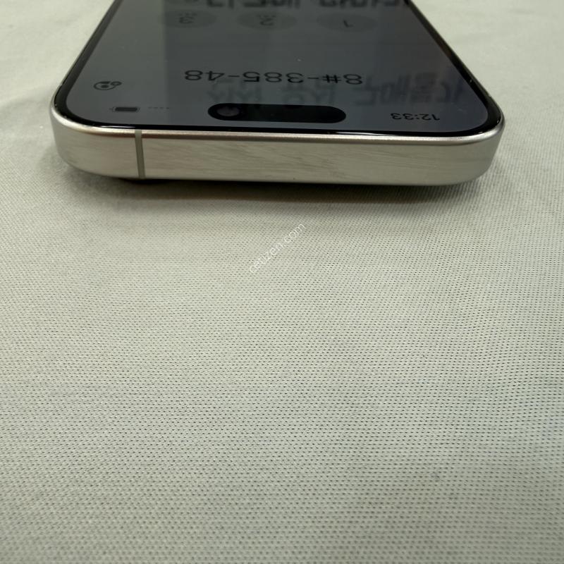 아이폰 15Pro 256G 화이트 티탸늄 SKT향 모델 판매 합니다.