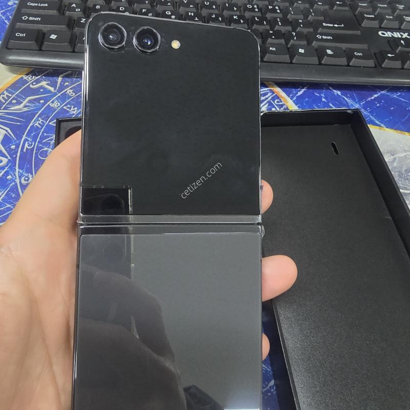 갤럭시 플립5 512GB 그라파이트 A급 판매합니다