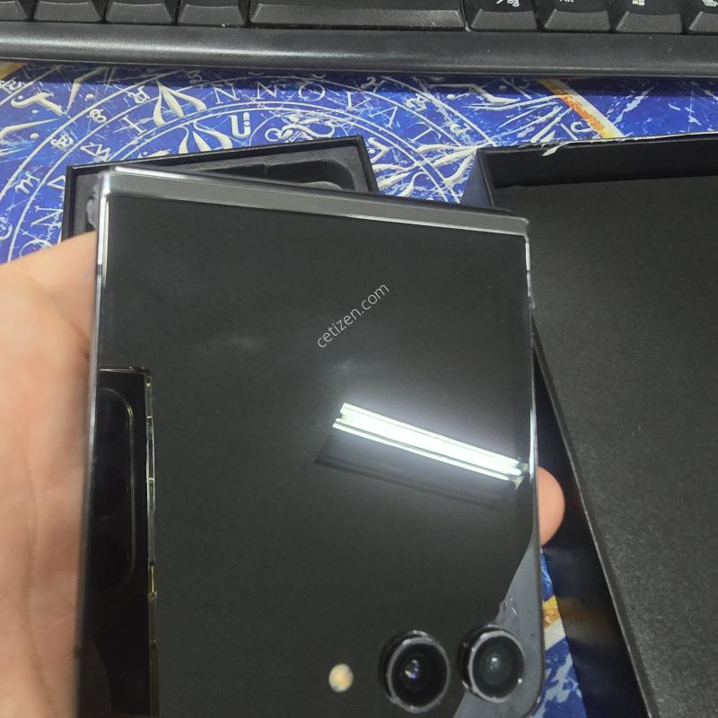 갤럭시 플립5 512GB 그라파이트 A급 판매합니다