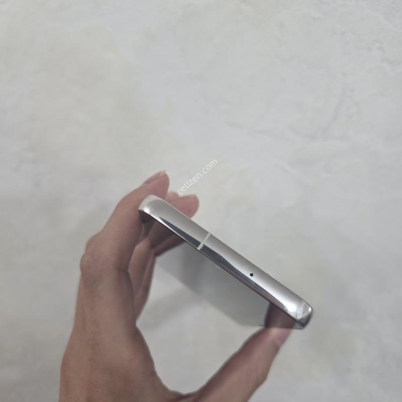 S23플러스 크림색
