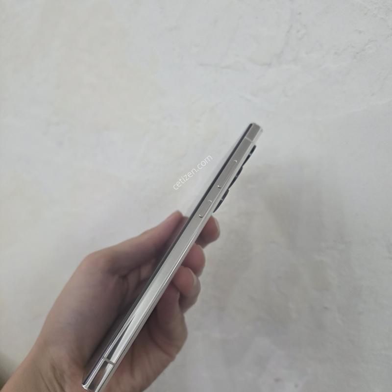 S23울트라 크림색상