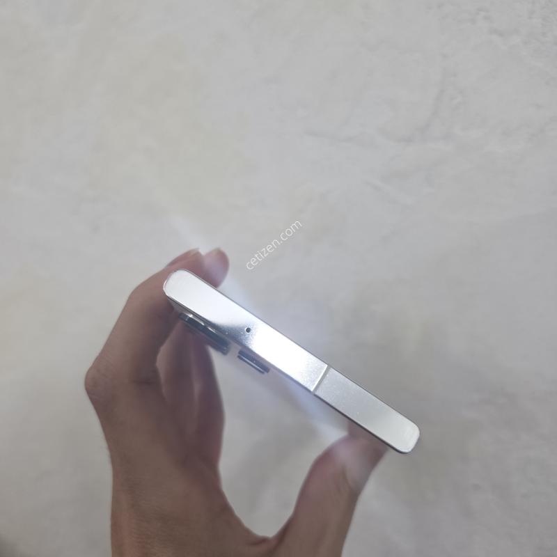 S23울트라 크림색상