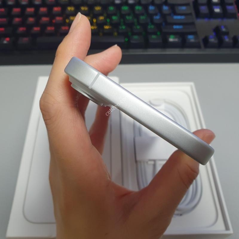[가개통] 아이폰17 / 256GB / 화이트 / 배터리성능 100% (사이클 수 18)