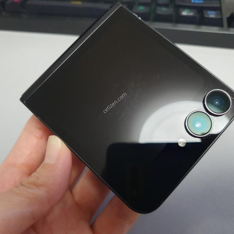 갤럭시 Z플립7 FE / 256GB / 블랙