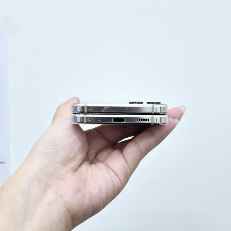 갤럭시Z플립5 크림 256GB