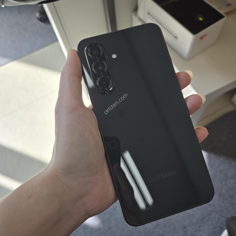 갤럭시 A36 거의 S급 무잔상 블랙 128GB 상태좋아요