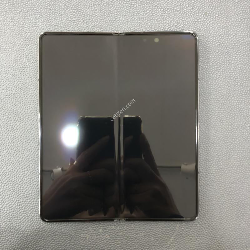 갤럭시폴드4 그레이 512G,외관 컨디션 최상,내부 외부액정 무기스,뒷판 S급