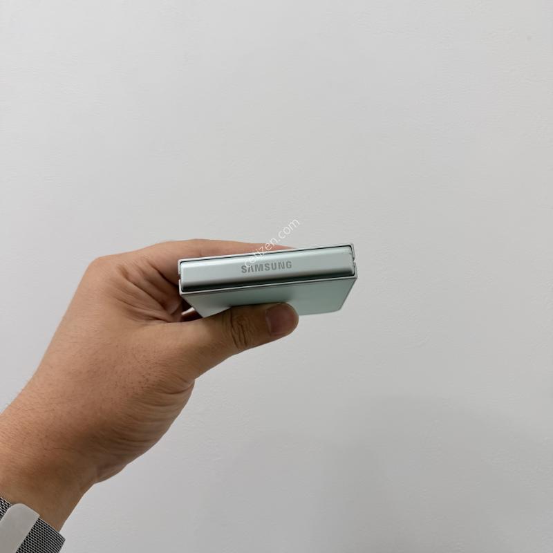 삼성 갤럭시Z플립6 민트 256GB