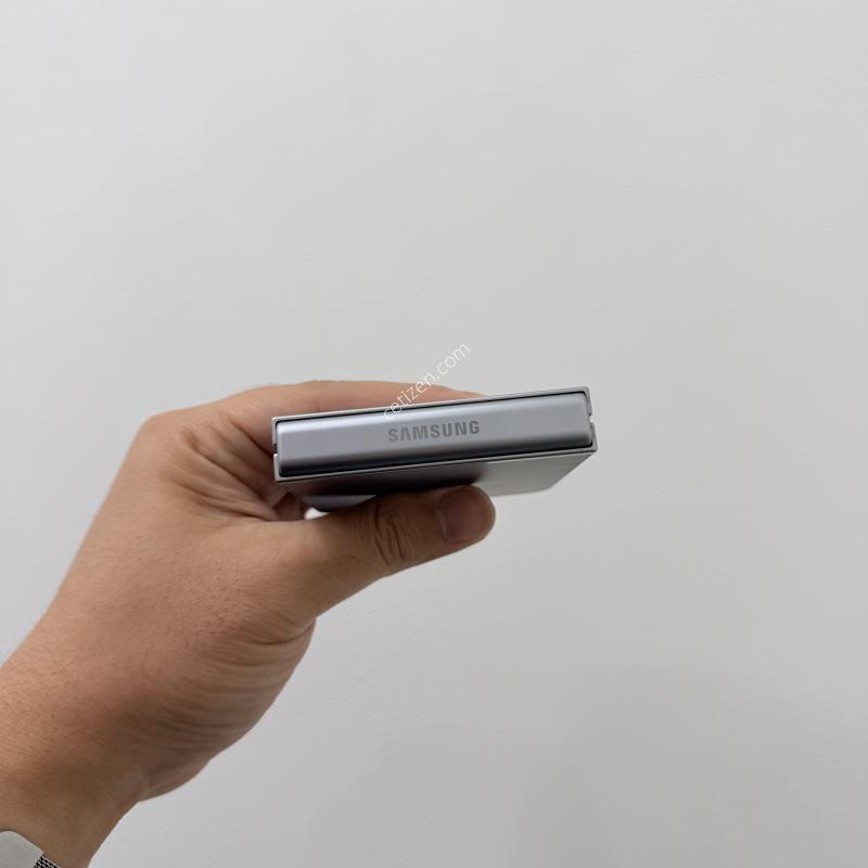 갤럭시Z플립6 실버 256GB