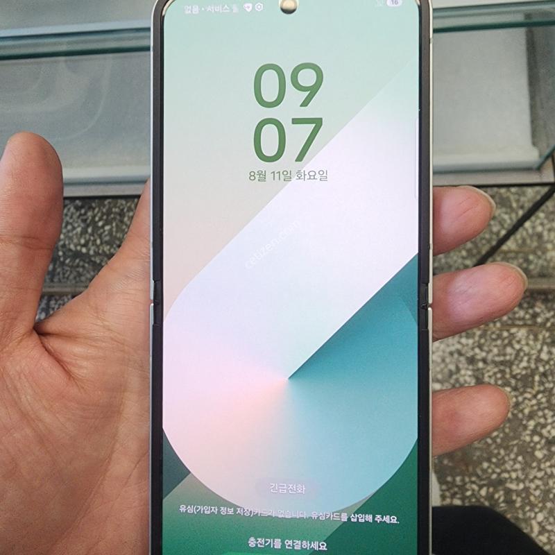 갤럭시Z플립6 민트 정상해지 외관 깨끗한A급 공기계(멍.흑점.잔상등등 불량없음 깔끔^^!)