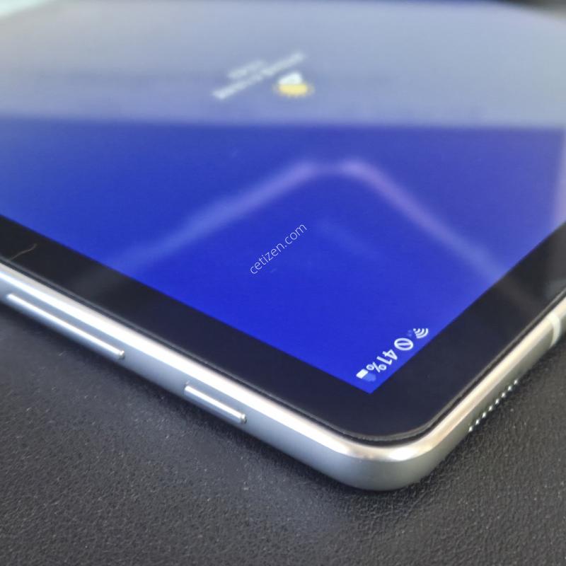갤럭시 탭S4 (T835) 64G 그레이 A급 팝니다.