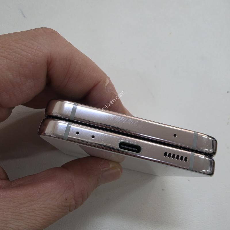 갤럭시 Z플립4 화이트 256GB