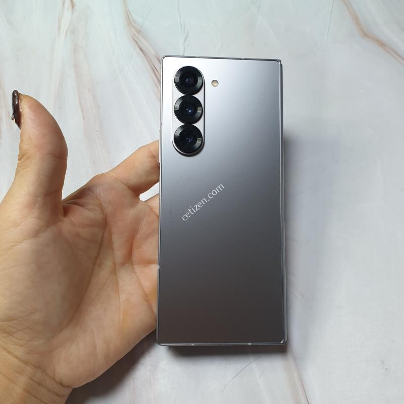 SK 갤럭시 Z폴드6 5G 실버 256G S급 판매합니다