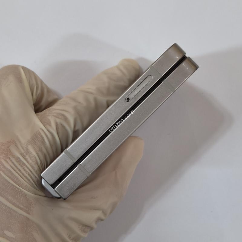 갤럭시 Z플립6 256GB 그레이 80785