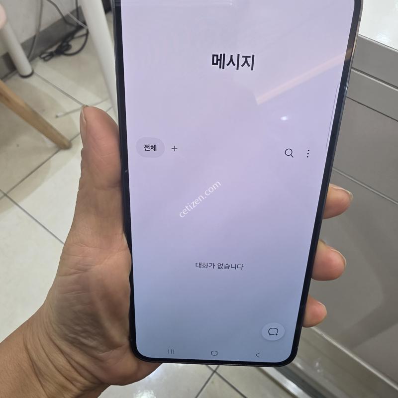 23플러스 256기가 팝니다
