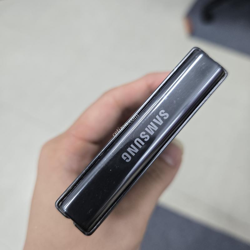 갤럭시 플립5 블랙 256G AAA 판매합니다