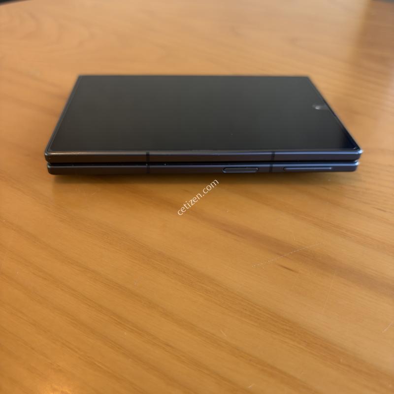 폴드8 1TB 판매합니다.