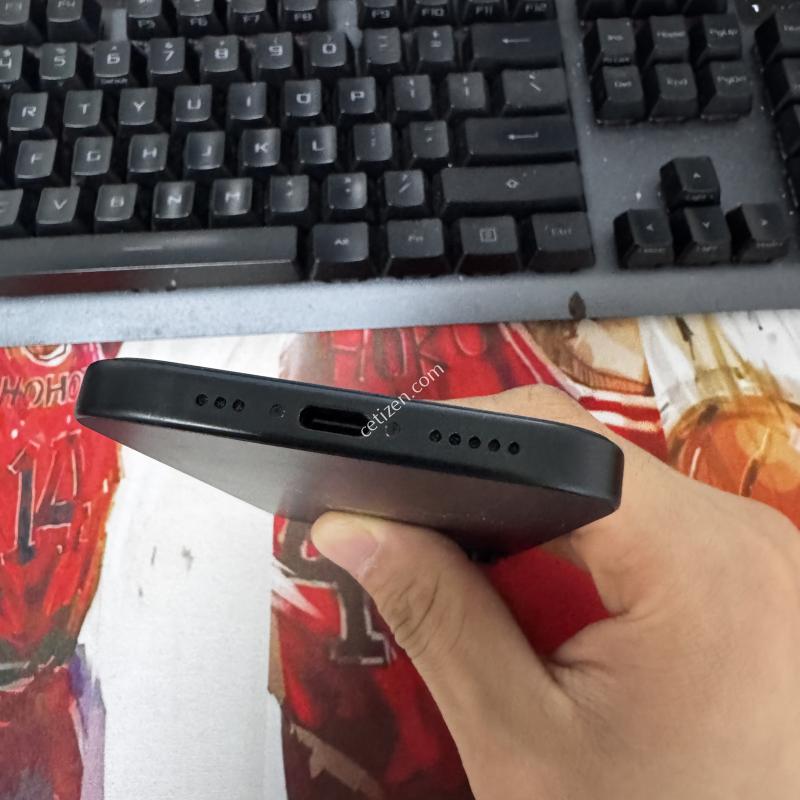 아이폰15 256gb 블랙 팝니다.