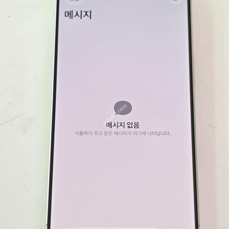 아이폰16프로-256G 화이트티타늄 / 배터리효율89% / 액정하단 생활감