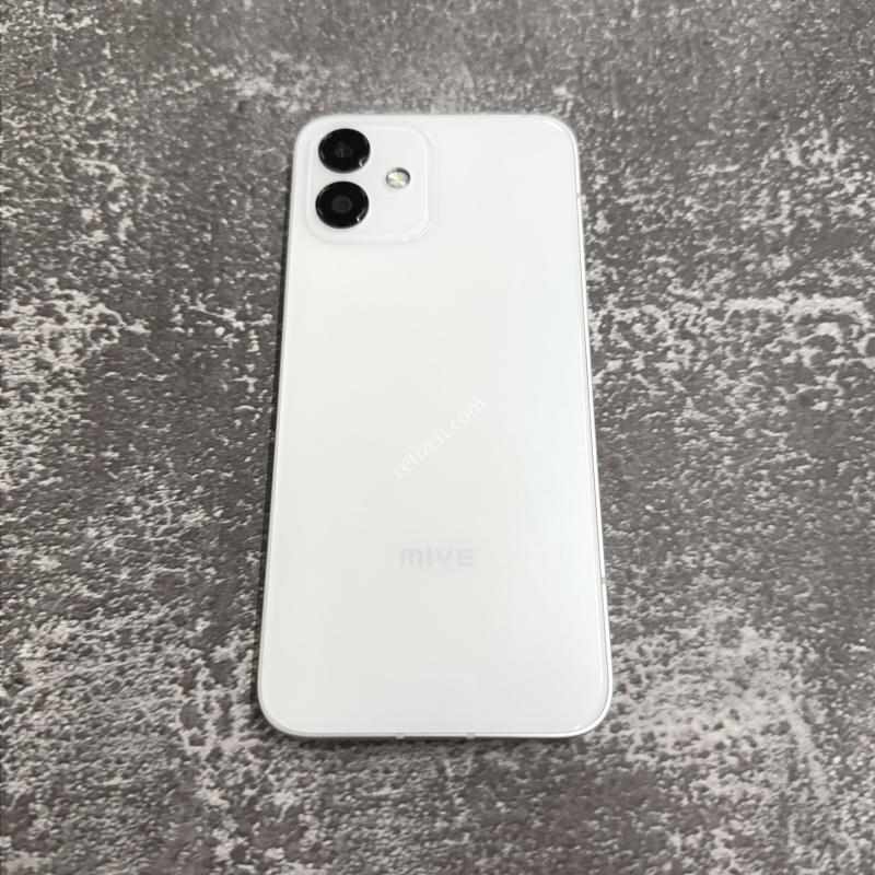 마이브 시나모롤 화이트 SS급 128GB