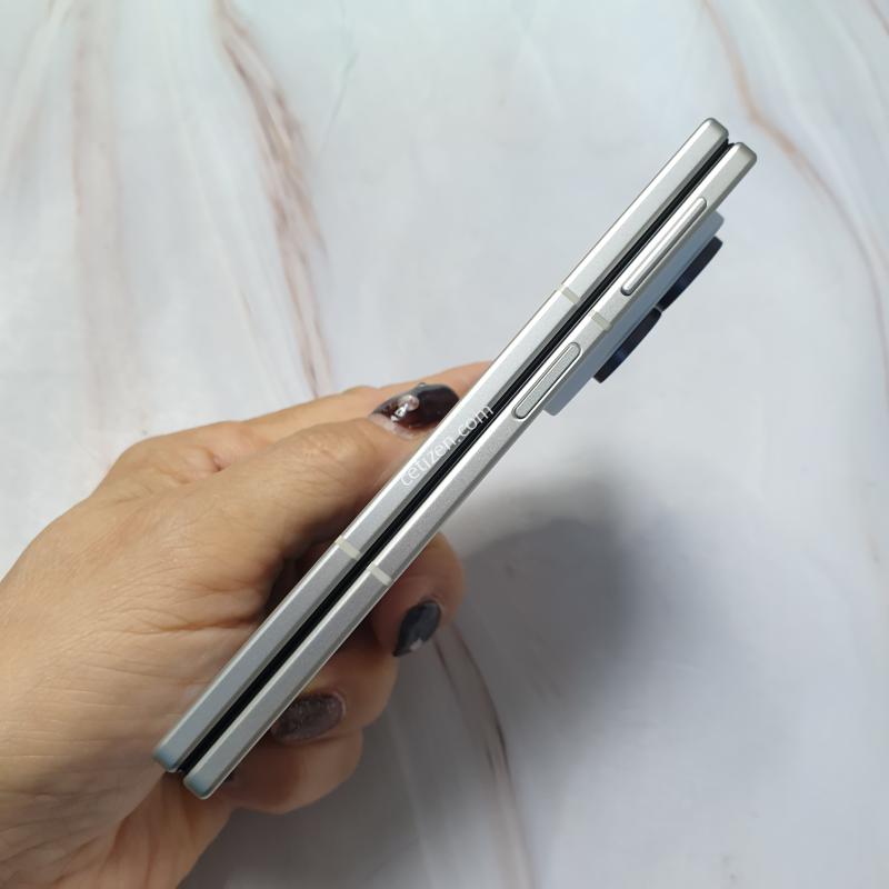 LG 갤럭시 Z폴드8 (F971) 화이트 256G S급 판매합니다