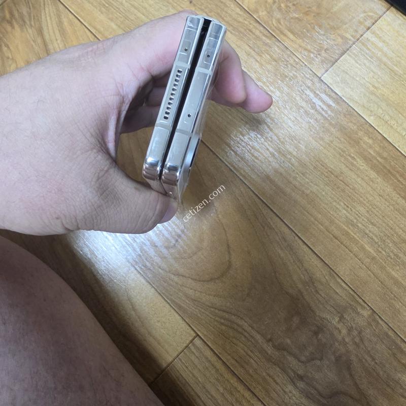 폴드4