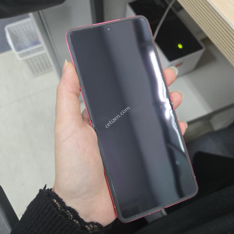 갤럭시Z플립7 코랄레드 512GB A급 찍힘 외 액정깨끗무잔상