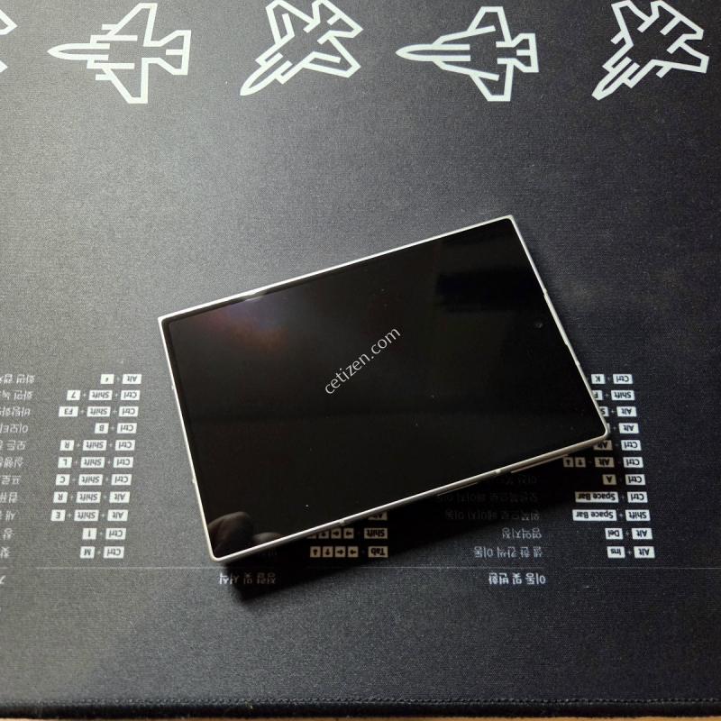 갤럭시 Z폴드8 A급 512gb 화이트