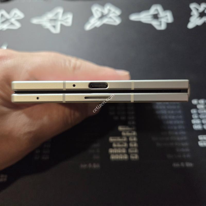 갤럭시 Z폴드8 A급 512gb 화이트