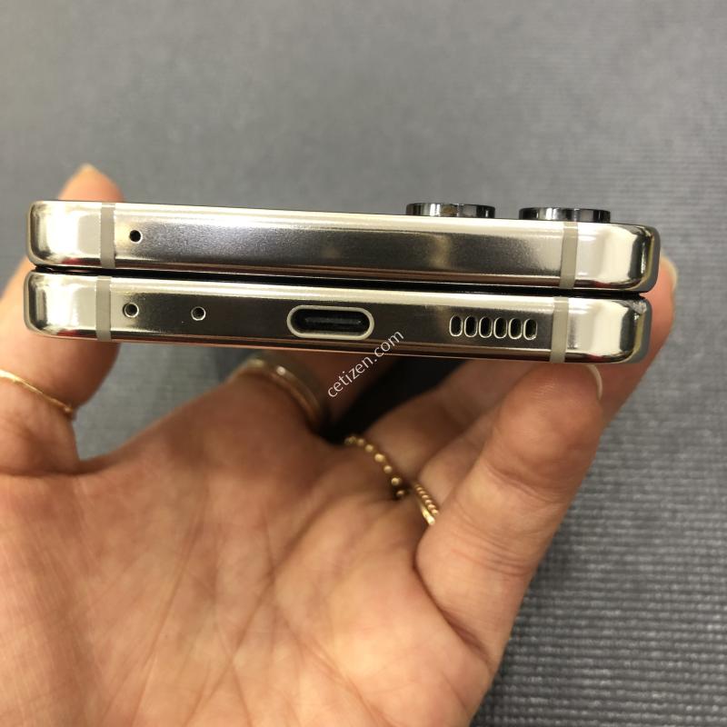 제트플립5 크림,컨디션 최상,액정 무기스,잔상 없음