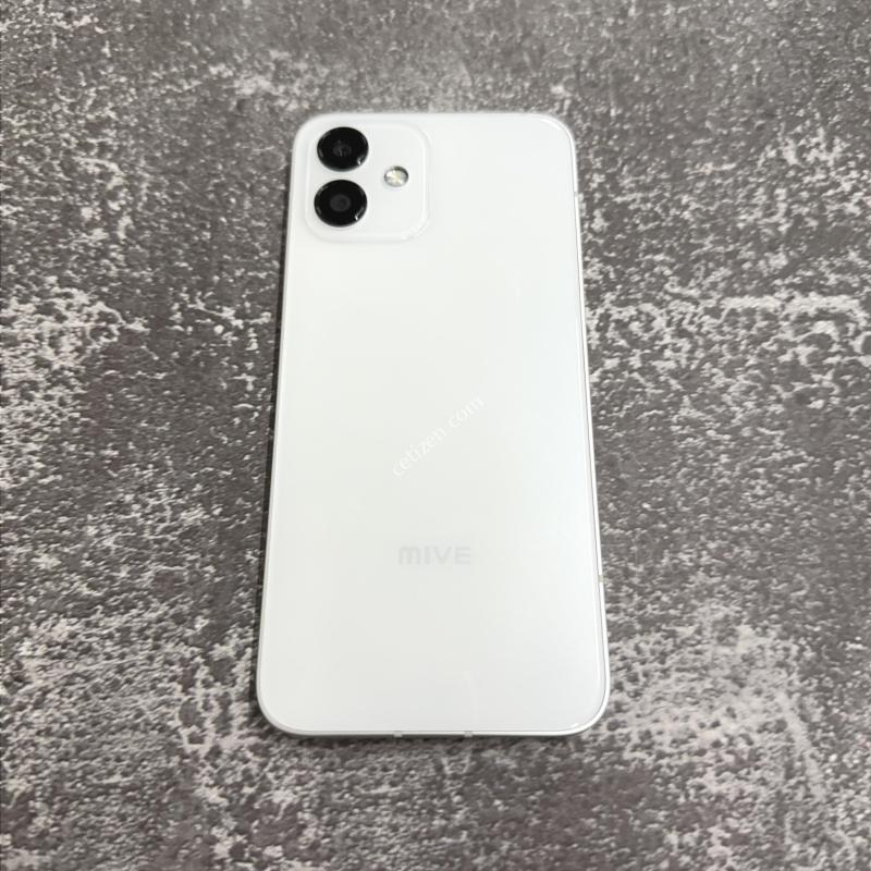마이브 시나모롤 화이트 SS급 128GB