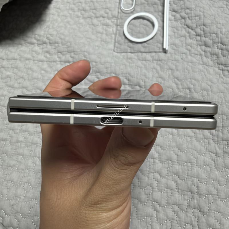 갤럭시 Z폴드8 256GB 자급제