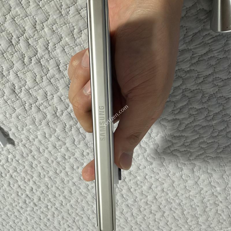 갤럭시 Z폴드8 256GB 자급제