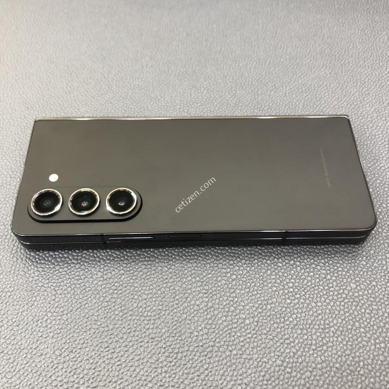 갤럭시폴드5 블랙 512G,컨디션 최상,내부 외부액정 S급,뒷판 무기스,잔상 없음