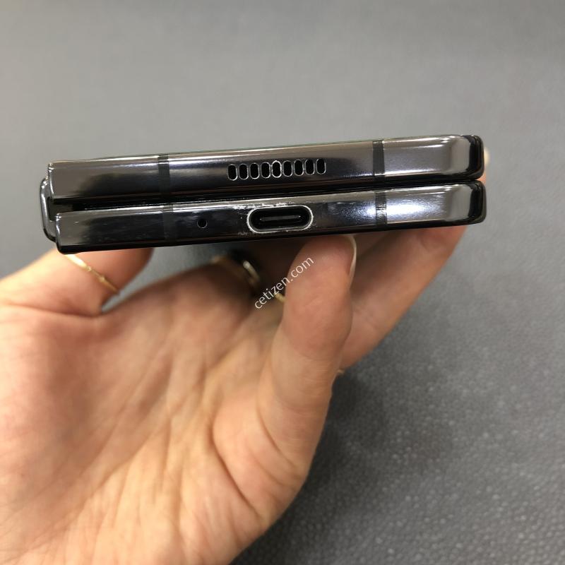갤럭시폴드5 블랙 512G,컨디션 최상,내부 외부액정 S급,뒷판 무기스,잔상 없음