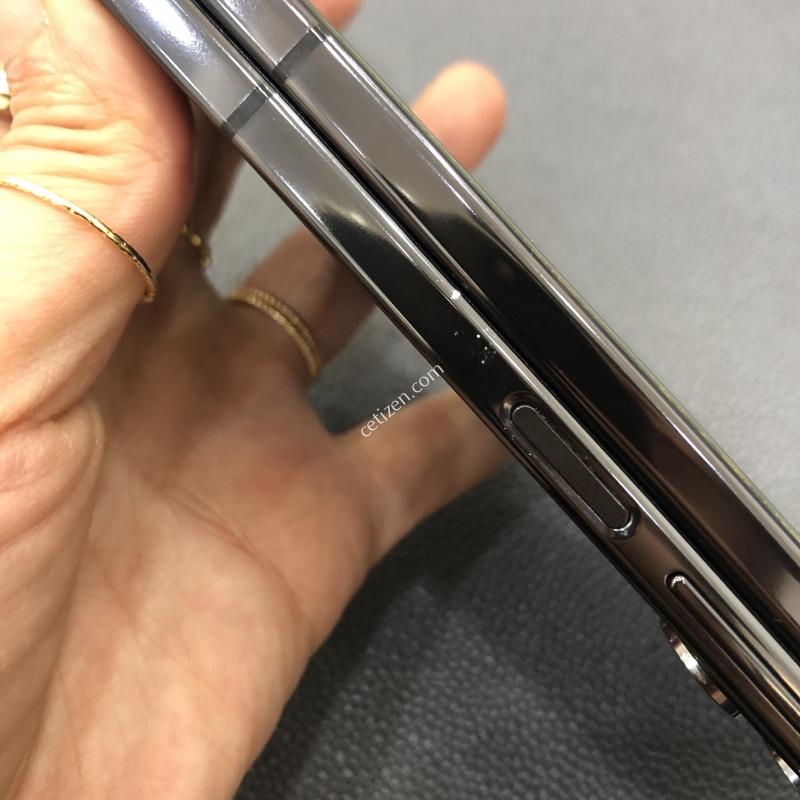 갤럭시폴드5 블랙 512G,컨디션 최상,내부 외부액정 S급,뒷판 무기스,잔상 없음