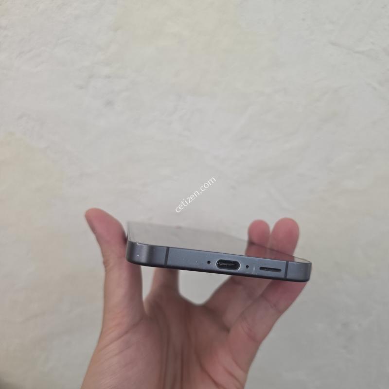 S24FE 블랙색상