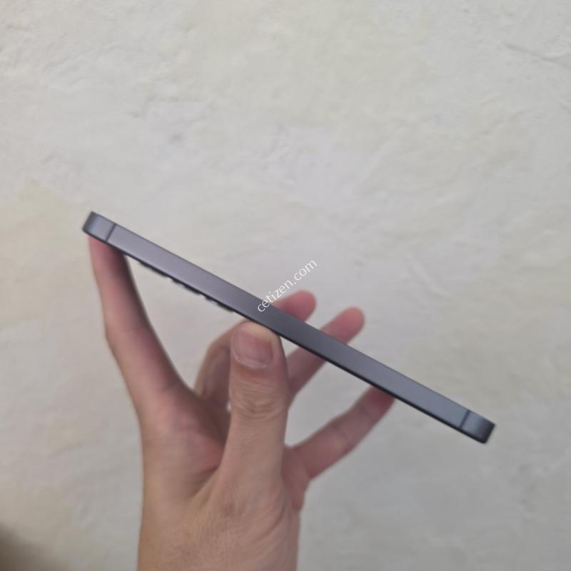 S24FE 블랙색상